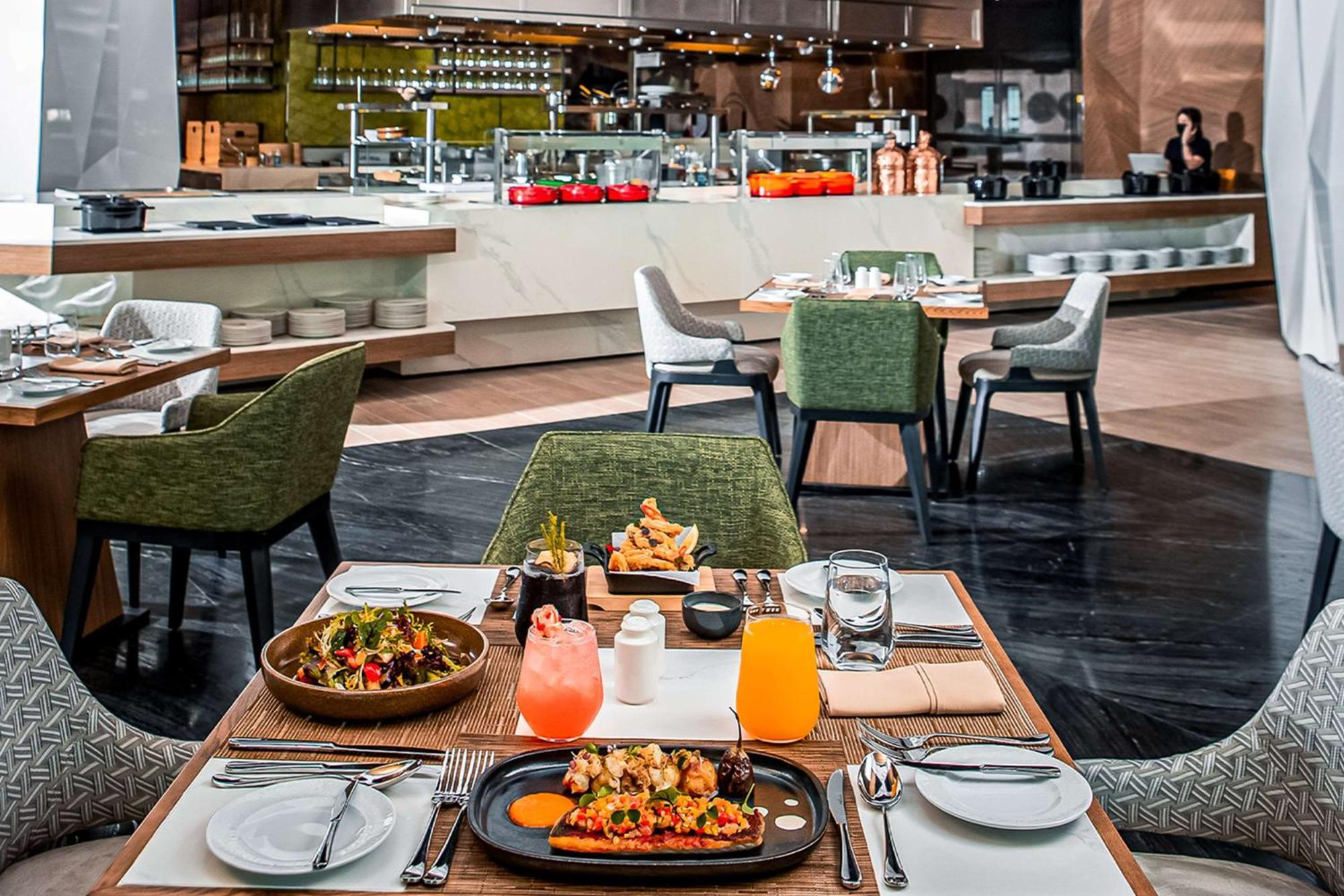 Hilton Bahrain Hotel Manama Ngoại thất bức ảnh The restaurant